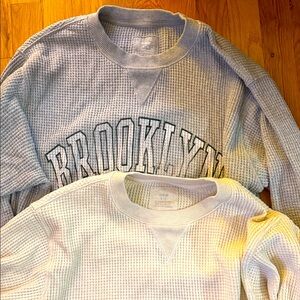 AERIE THERMAL CREW NECKS. PRACTICALLY BRAND NEW. SIZE MEDIUM/LARGE.